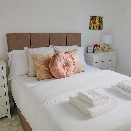 Modern & Artistic Design Humphreys Lodge - Sleep 6 CBG Buitenkant foto